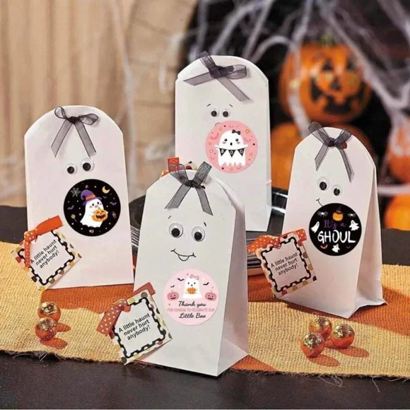 500 Pink Halloween Cute Ghost Stickers Roll Ghouls - Picture 5 of 7